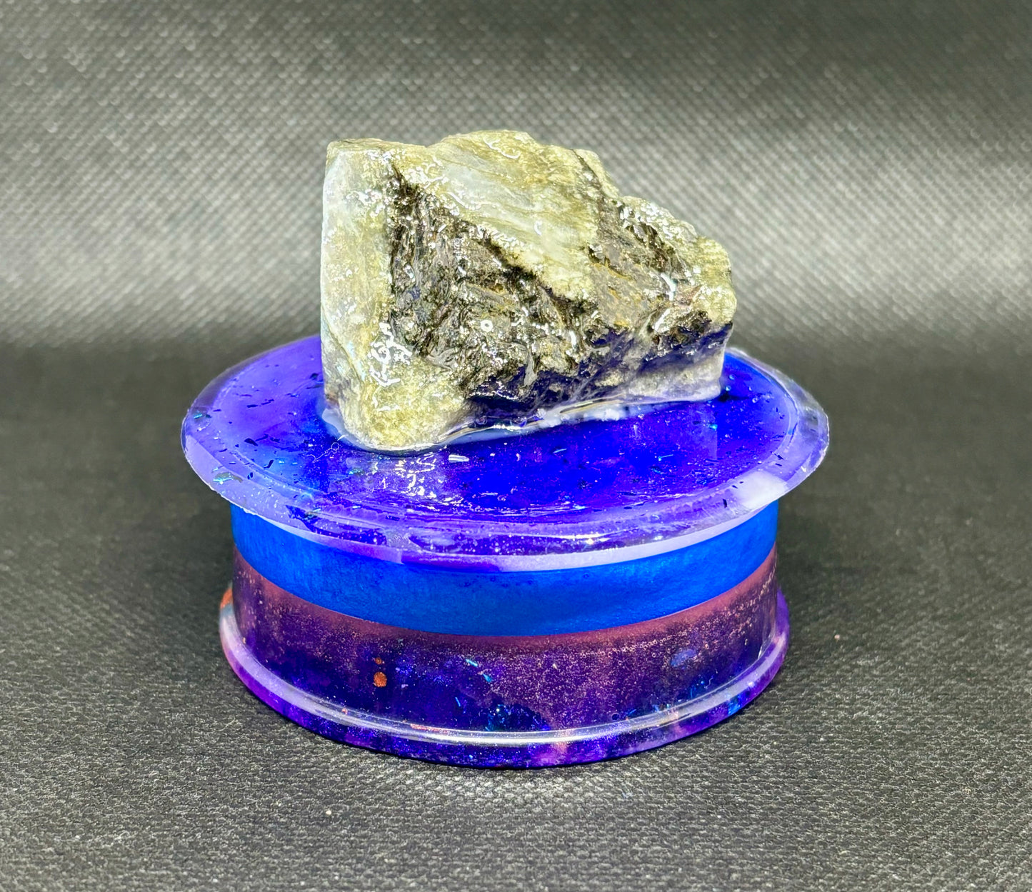 Labradorite Blue/Purple/Pink Glow Resin Grinder